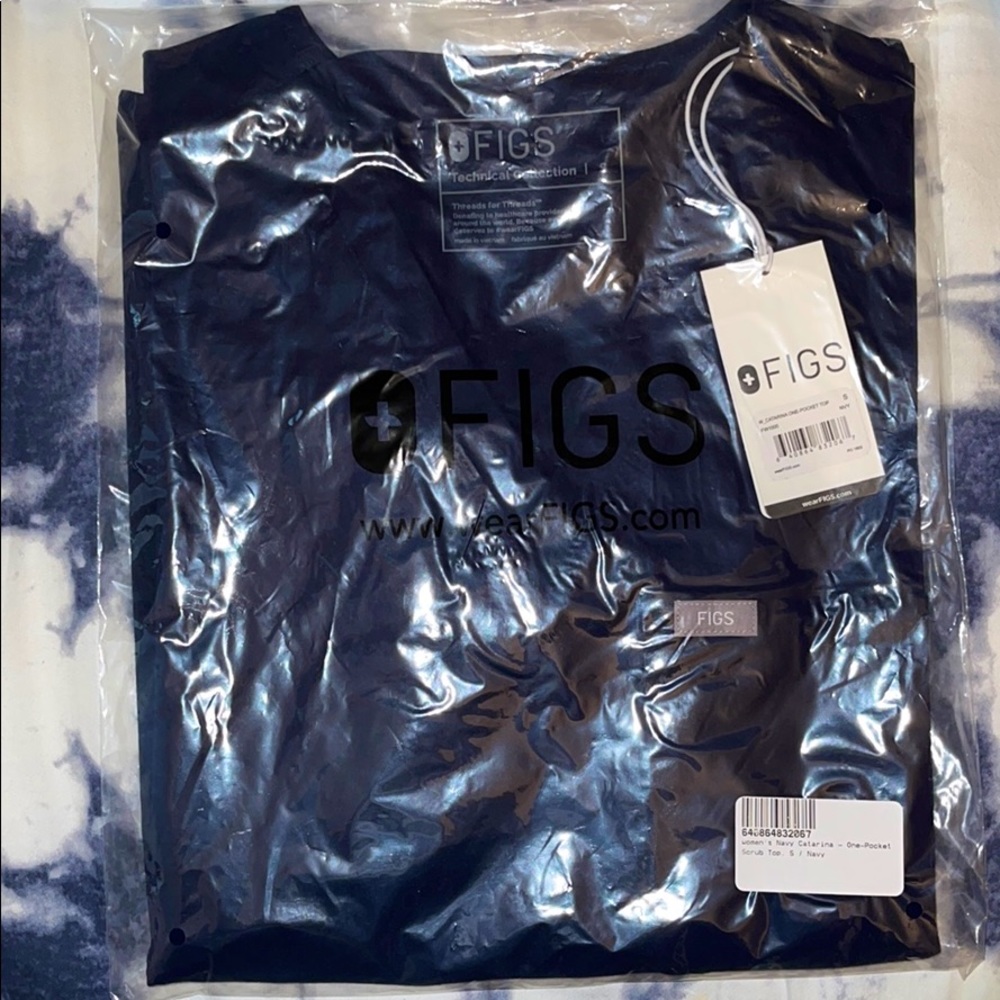 FIGS SCRUB TOP